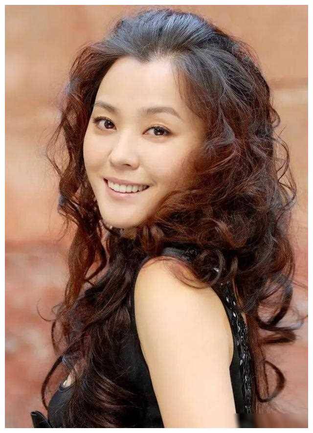 梁爱琪46岁婚姻成谜,揭秘《珠江人家》的艰辛,成名背后的秘密