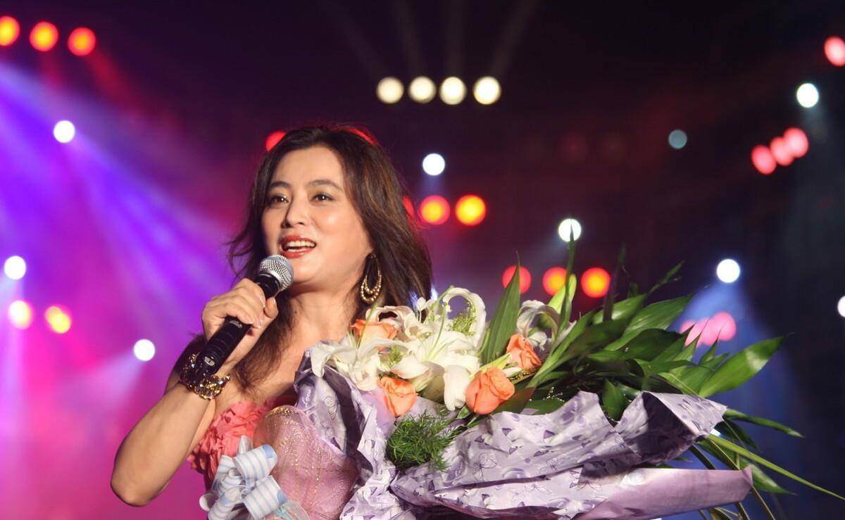 "甜歌皇后"李玲玉:27载跨国婚姻的苦与乐_杰瑞_杰西_儿子