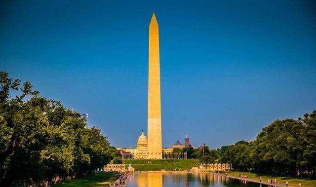 华盛顿的告别演说在之后的时间里获得了超凡的地位,它与《独立宣言》