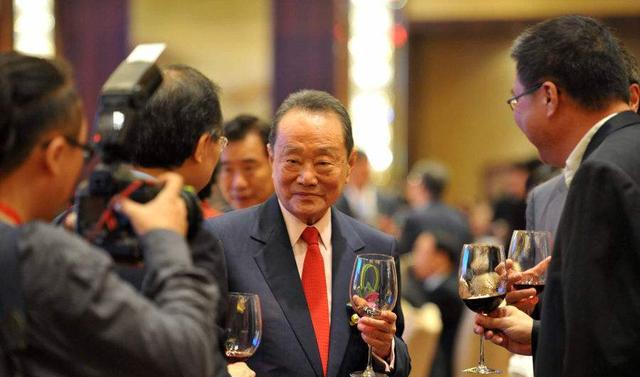 坐拥40000间房,938亿资产成马来西亚首富_郭鹤年_的发展_公司