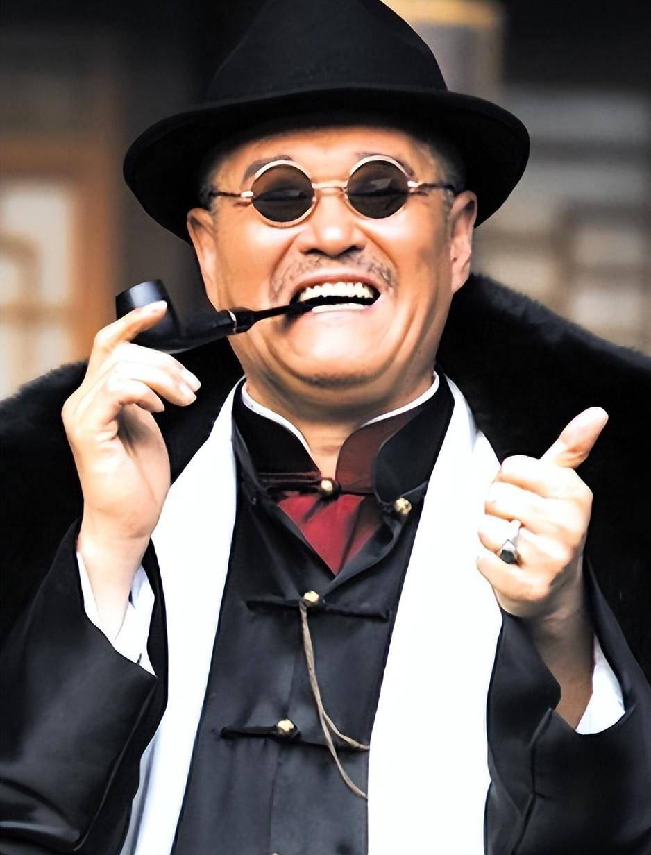 19年后再看范伟,才明白他和赵本山散伙,根本不是因为那7000元!