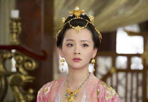 杨坚面对女儿时也理亏,他将杨丽华封为乐平公主,几乎有求必应