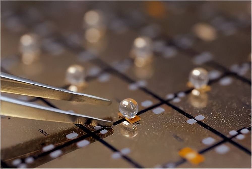 (真空镀膜机手套箱)太阳能变化学能,新型电池创造能效纪录_薄膜_能源