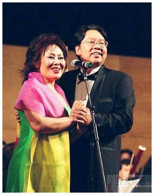 歌唱家王霞:天堂妈妈的泪,女儿王澜霏也成明星,感人故事揭秘