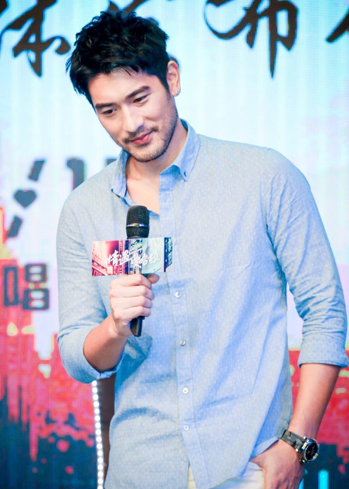 看到敖犬的时候,就会想到离开我们的高以翔,很多人都会把明星的拼命