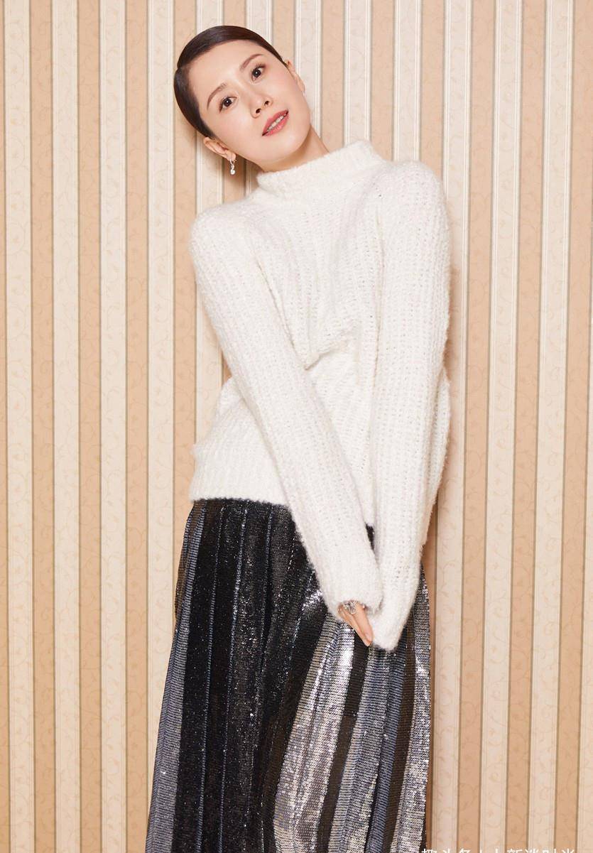 海清私下锻炼照曝光,瑜伽服故意穿小码,身材"凹凸"遮不住_服装_穿着