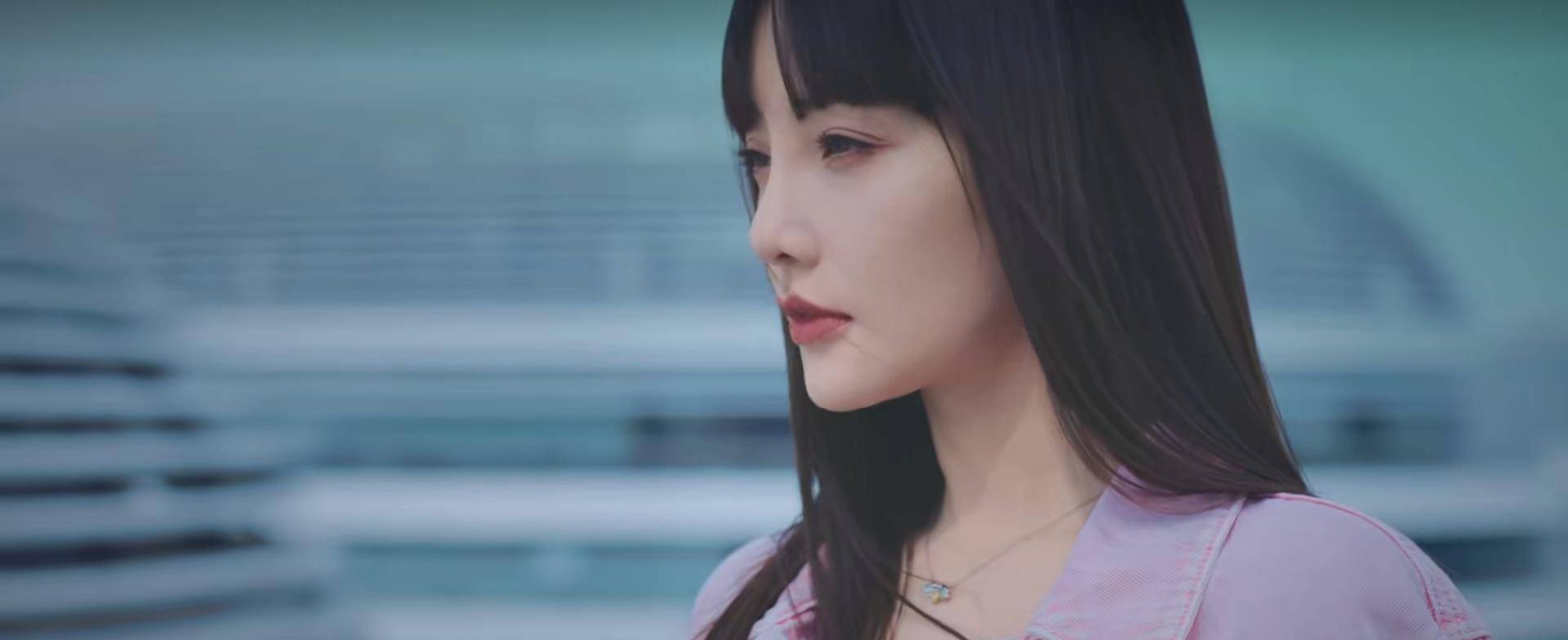 李小璐被拍似与一嘻哈歌手外出看电影,现在神秘男子松口回应了_贾乃亮