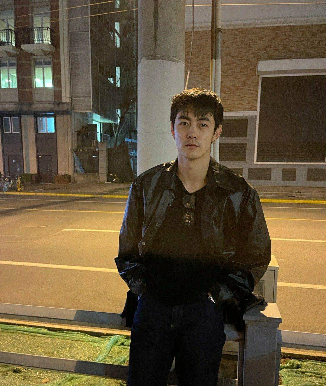 纪凌尘再发感慨:以前不理解的事,现在都理解了,网友:怎么了,不喜欢海