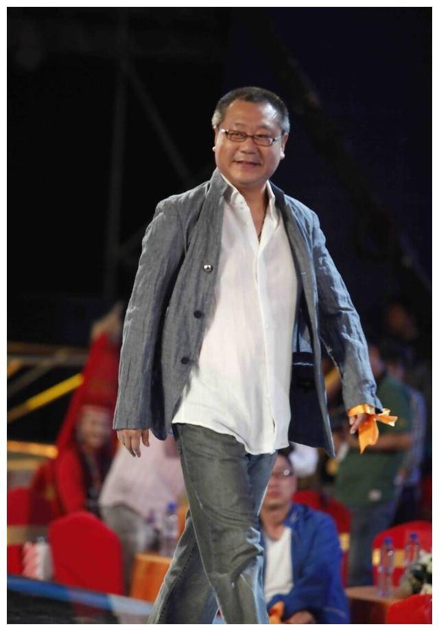 然而,2020年,她以动人的歌声再次回归这个她深爱的舞台.