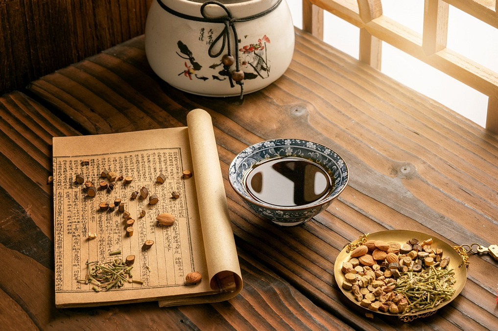 看这个药方仅七味药,治疗脱发,白发效果好!_何首乌_菟丝子_枸杞子