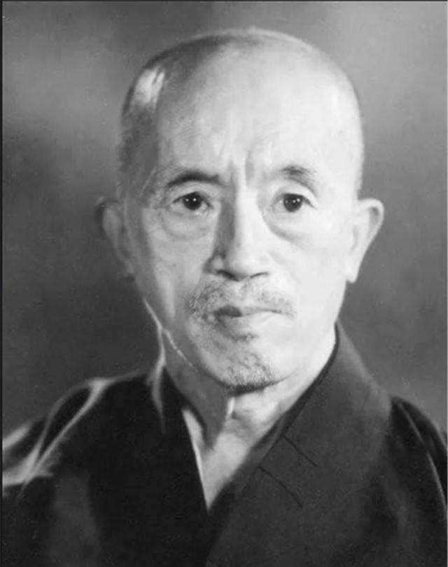 海灯法师,77岁当众示范"二指禅",一个骗了国人的少林寺高手?