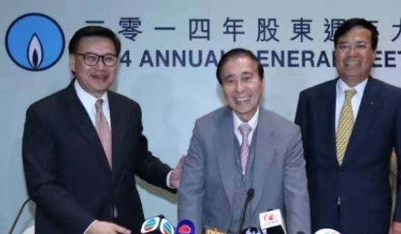 两个哥哥拥有千亿资产,他却在老家打工,有百亿资产