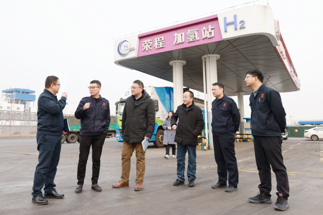 林德气体有限公司经理王观宇一行到荣程集团参观调研_合作_产业_的