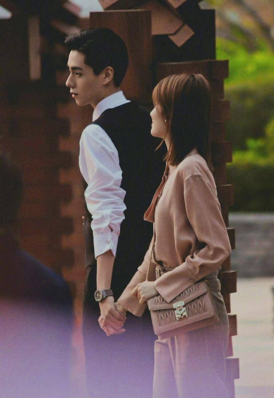 乔欣胡一天晒情侣款头像,喜迎《小风暴》定档,开心到模糊_时候_电视剧