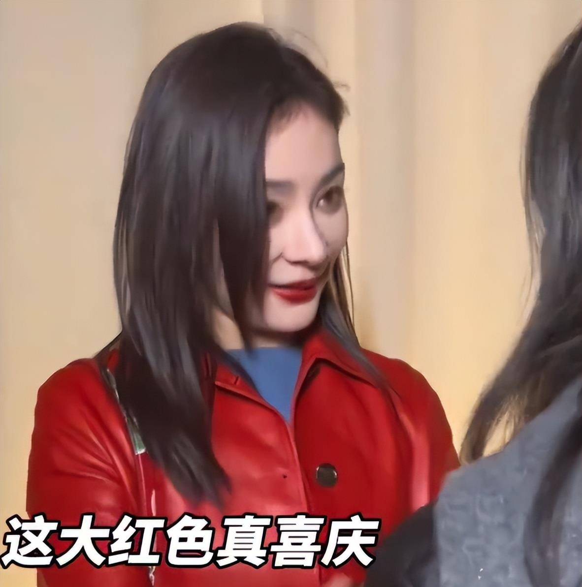 脸"混进巴黎时装周,撞上天然脸明星,简直是降维打击_顶流_唐嫣_吴昕