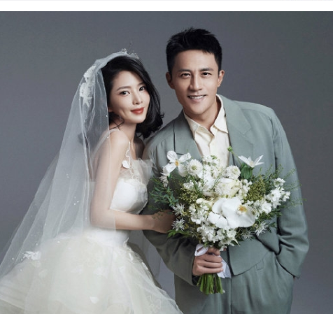 为女子王灿补拍漂亮婚纱照,风格唯美又浪漫_感觉_照片_设计