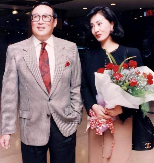 隐忍43年就是不离婚,丈夫去世后继承70亿财产,被称