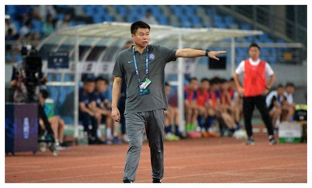 02国足王牌荣获金帅奖加持,冲击顶级赛事!_于根伟_球迷_教练