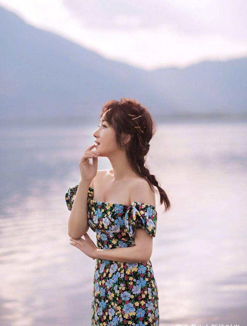 49岁杨钰莹身材好有料!