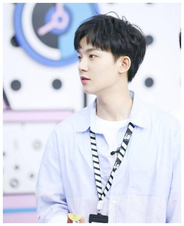 百万粉丝追捧中,李明德风头正劲,传说中的网红!_阳光_观众_演技