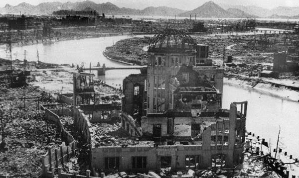 广岛原子弹爆炸中,一19岁少女仅距离260米,为何能奇迹般存活?