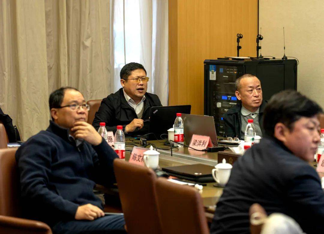 喻芳,副总经理陈文林,无锡中车新能源汽车有限公司副总经济师左光磊