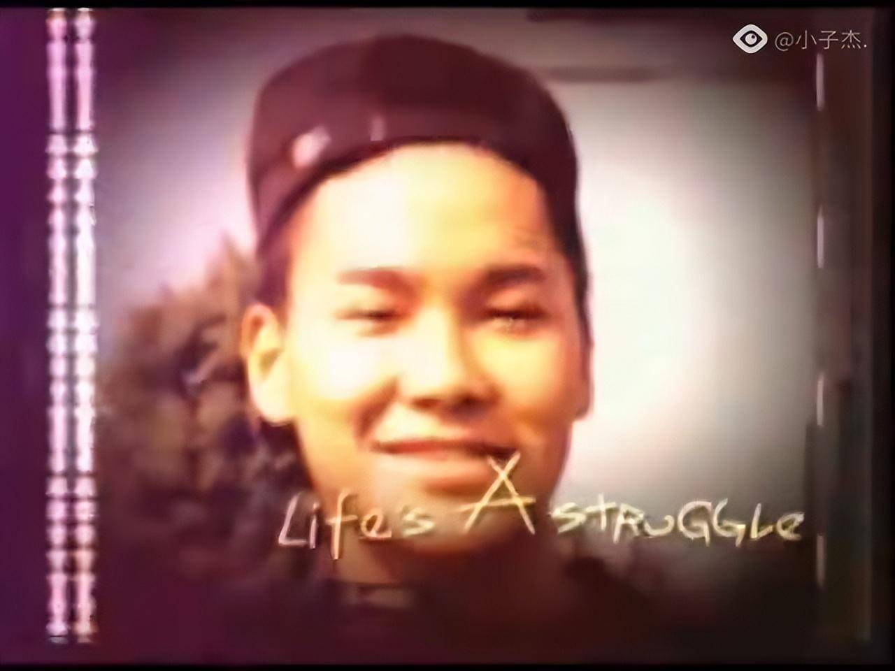 宋岳庭在医院里日夜化疗,他的母亲看到身形枯槁憔悴的儿子,以泪洗面.