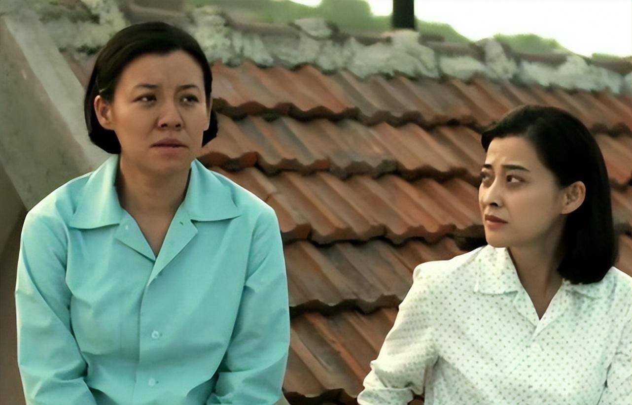 大姐和刘琳一同健身,扎马尾辫状态好少女,俩人相识20年闺蜜情深_合作