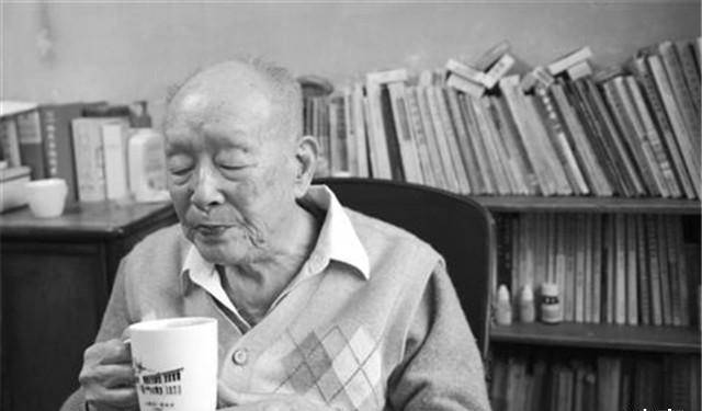 112岁周有光:把简单问题复杂化了_文化_简体字_中国