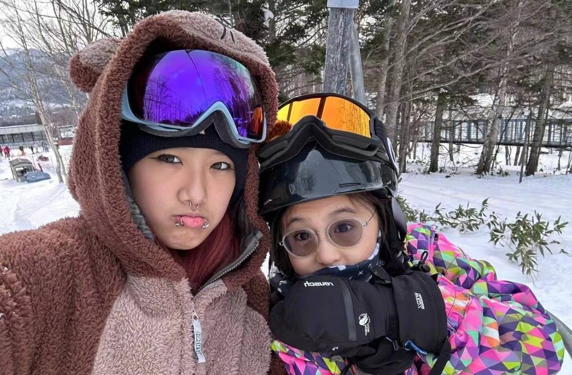 贾静雯大女儿拿掉两个鼻环,可能被说服,修杰楷也尊重她的选择_梧桐