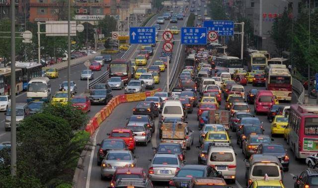 我国"最堵"的城市,步行比开车还快,当地人出门大都不愿开车_搜狐汽车