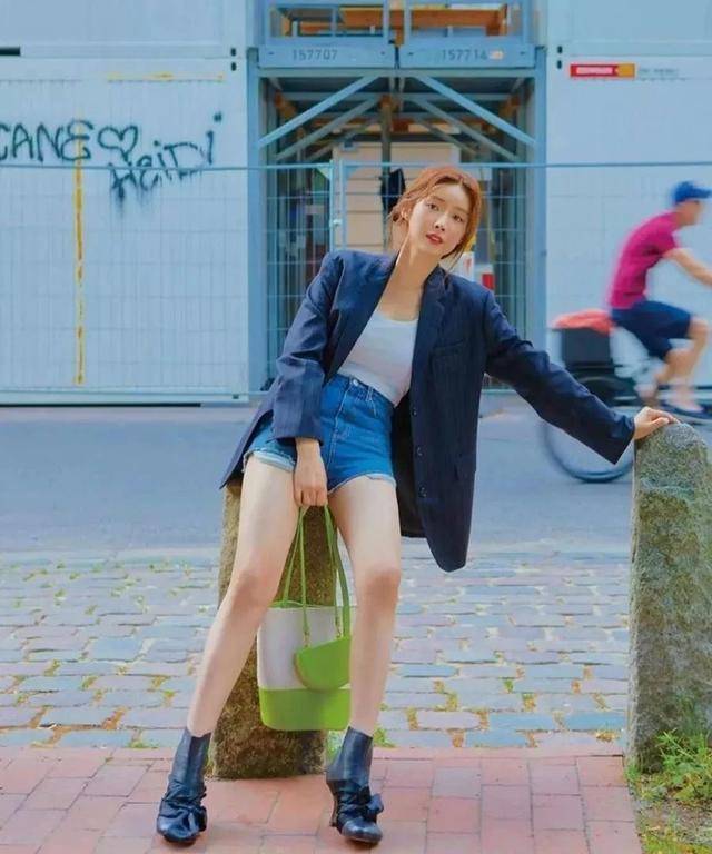 原创车静媛私服风格多元化衬衣叠穿法简单洒脱又有范