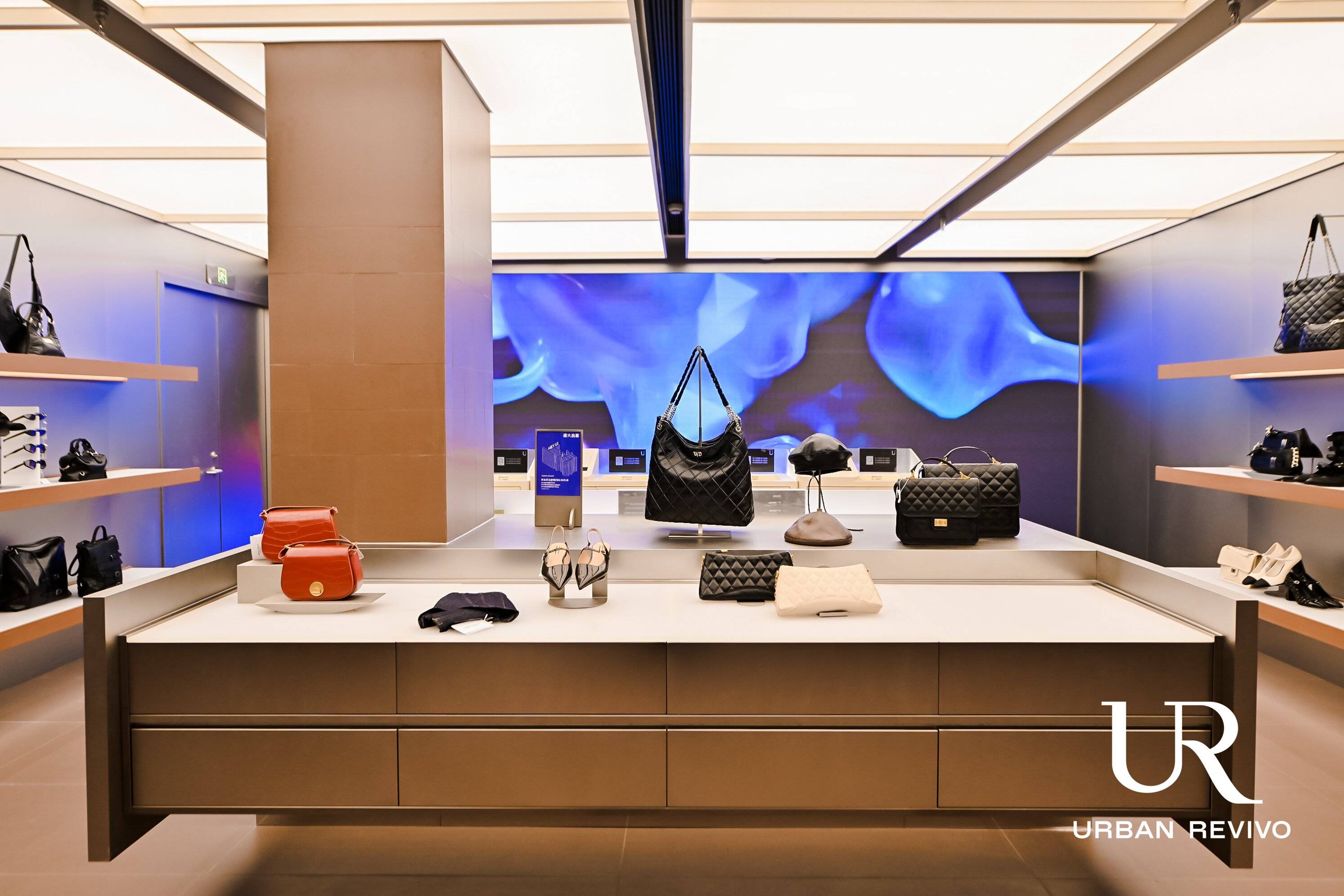 urban revivo 为什么用18年时间重注"奢华大店"?_消费者_门店_品牌