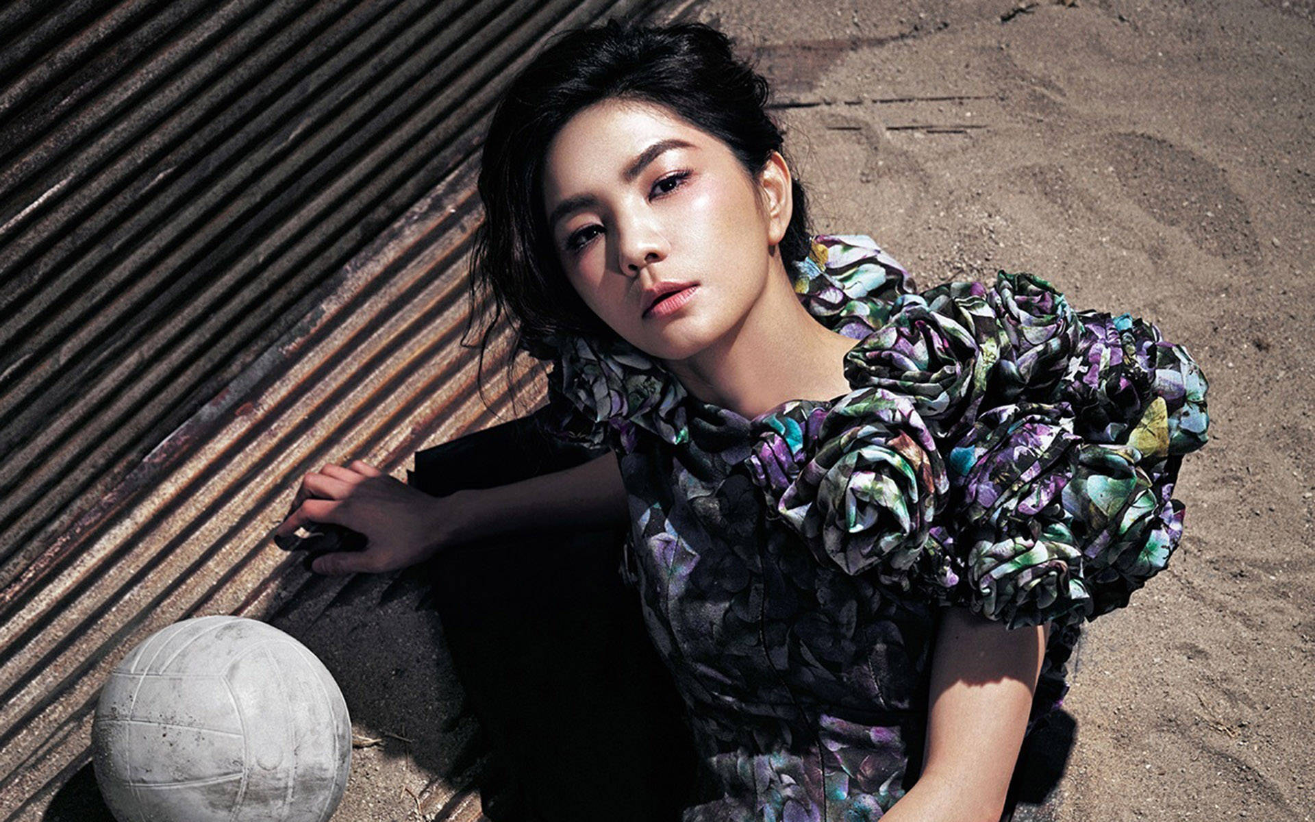 ella陈嘉桦自曝"家中裸体运动"习惯,儿子劲宝出手制止引发热议_孩子