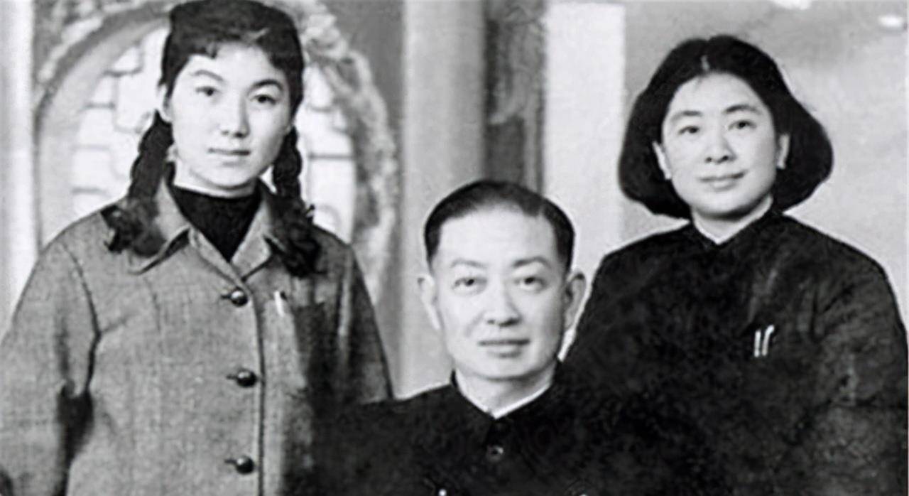 大着肚子仍能强势逼退小三,最后享尽荣华富贵_梅兰芳_福芝芳_王明华