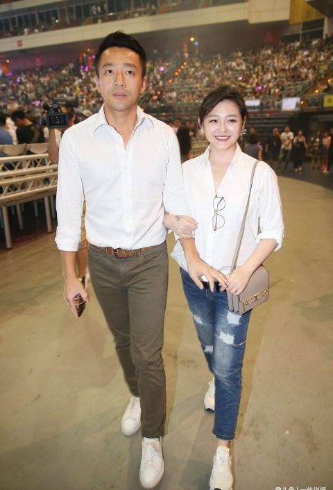 分手后,汪小菲深夜思念女儿睡不着,发文晒宝宝照片,随即删帖_孩子