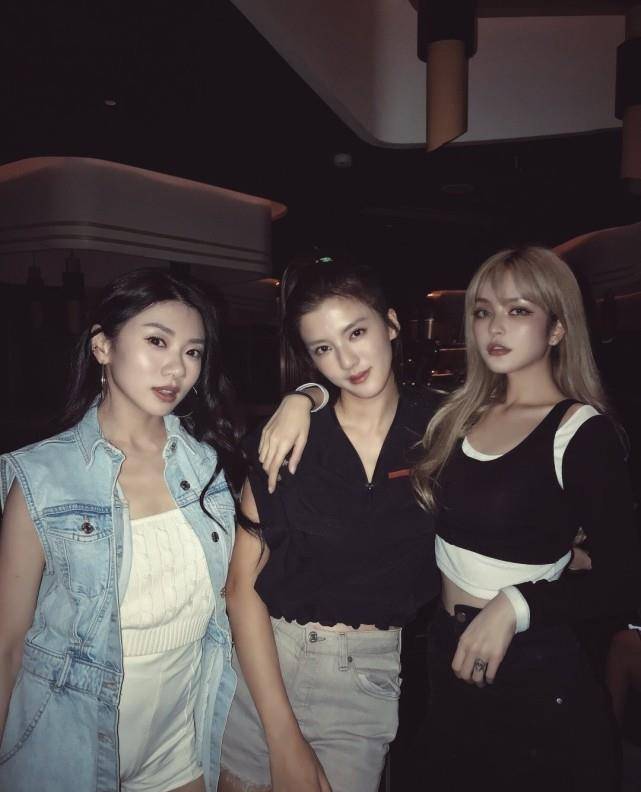 周扬青发文:为什么和我睡过觉的人,都说我睡觉的时候会笑出声_罗志祥