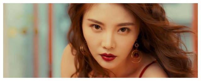 徐冬冬曝光曾患抑郁,坦言能自食其力,否认跑龙套._生活_挑战_观众