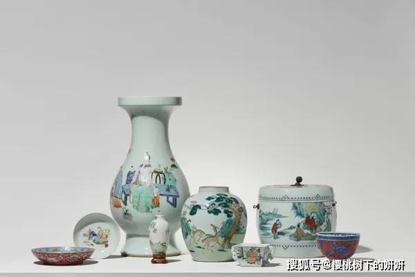 陶瓷器型变化众多,釉色精美,色泽广泛,仅陶瓷器具纹样装饰而言,民族