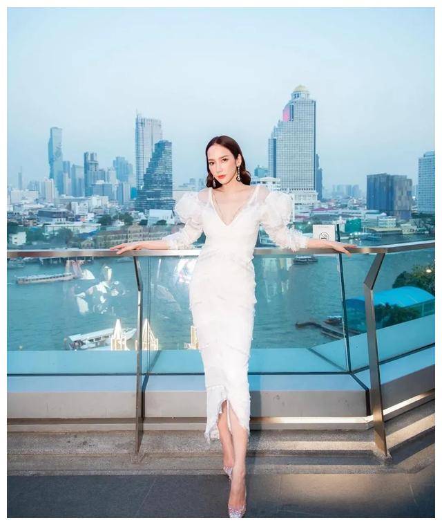 泰娱当红明星,性感蛇女,帕德容琶·砂楚_活动_容颜_电视剧