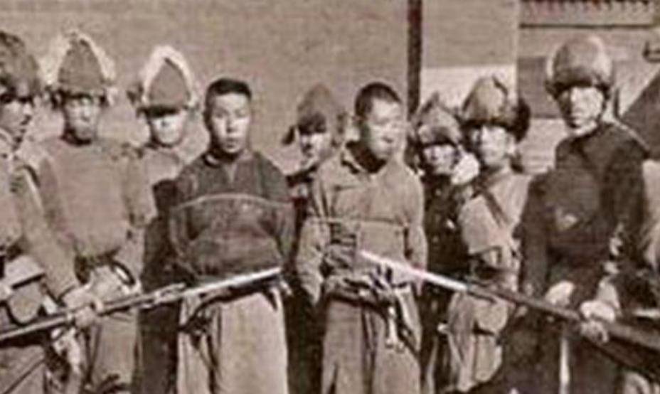 杜立三则坐收渔翁之利,大量接手被剿灭土匪的地盘.