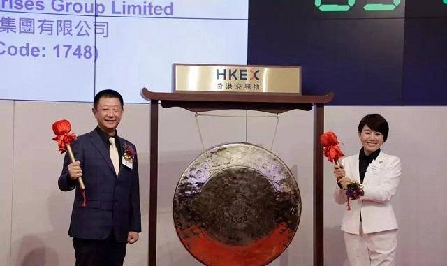 海底捞第一个女服务员:小学学历,17岁进海底捞,40岁身价超30亿_杨丽娟