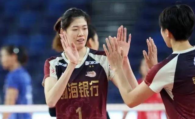 李盈莹可爱画面曝光,杨艺或将成奥运黑马_中国女排_球迷_照片