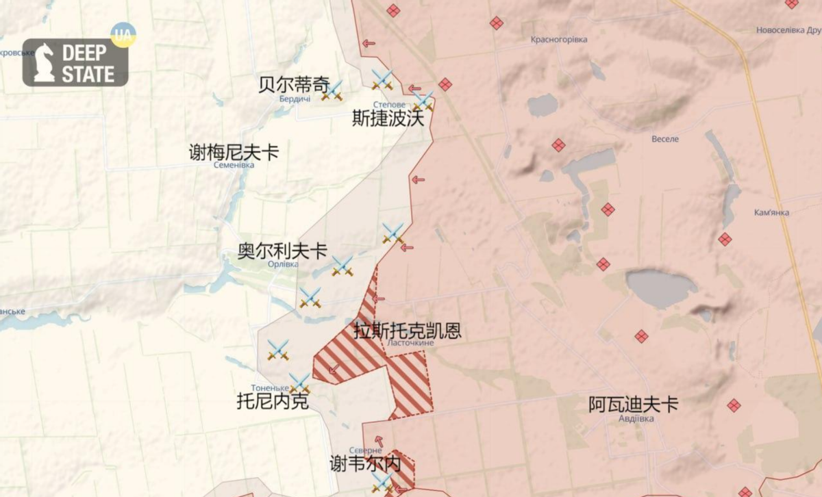 德国外长刚到前线,头顶突然出现俄军无人机,吓得车