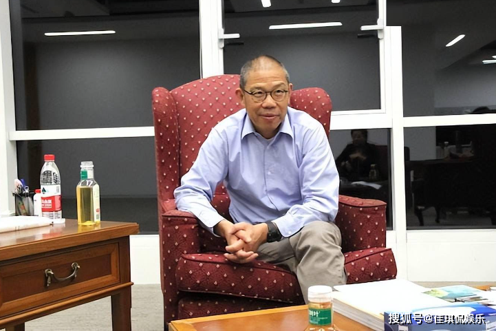 浙江千岛湖养生堂饮用水公司的成立,给钟睒睒的事业注入了新的活力.
