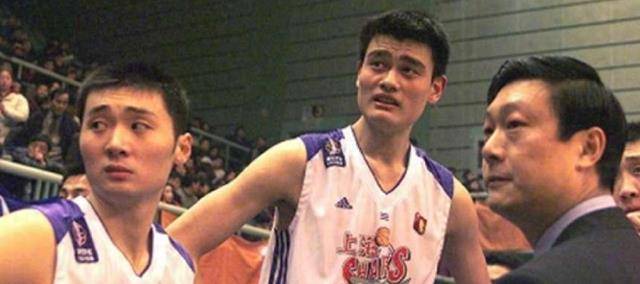 姚明恩师李秋平 42岁妻子患癌去世,50岁因病离开上海男篮_生活_工作