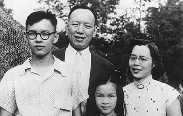 这位朱经武后来成为了我国著名的超导物理学家.