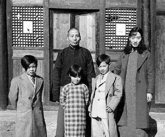 "大地主"刘文彩的后人如今怎么样了?_儿子_因为_父亲
