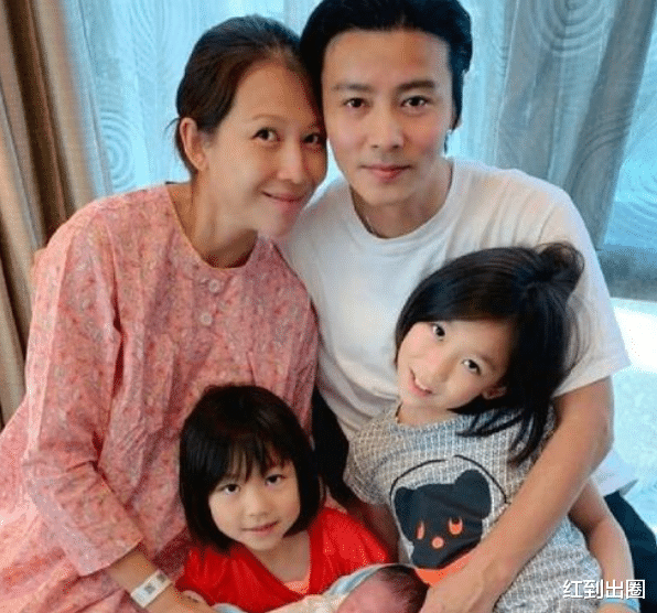 原创蔡少芬带儿子累到双眼通红隔天立马晒出素颜照力证自己婚姻幸福