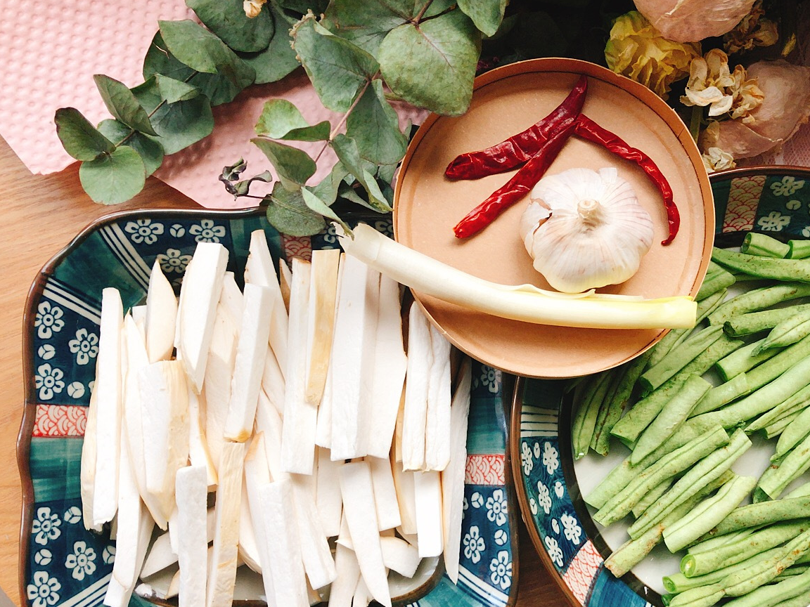 原创杏鲍菇别只会炒肉试试和它一起炒脆嫩爽口上桌全家抢着吃